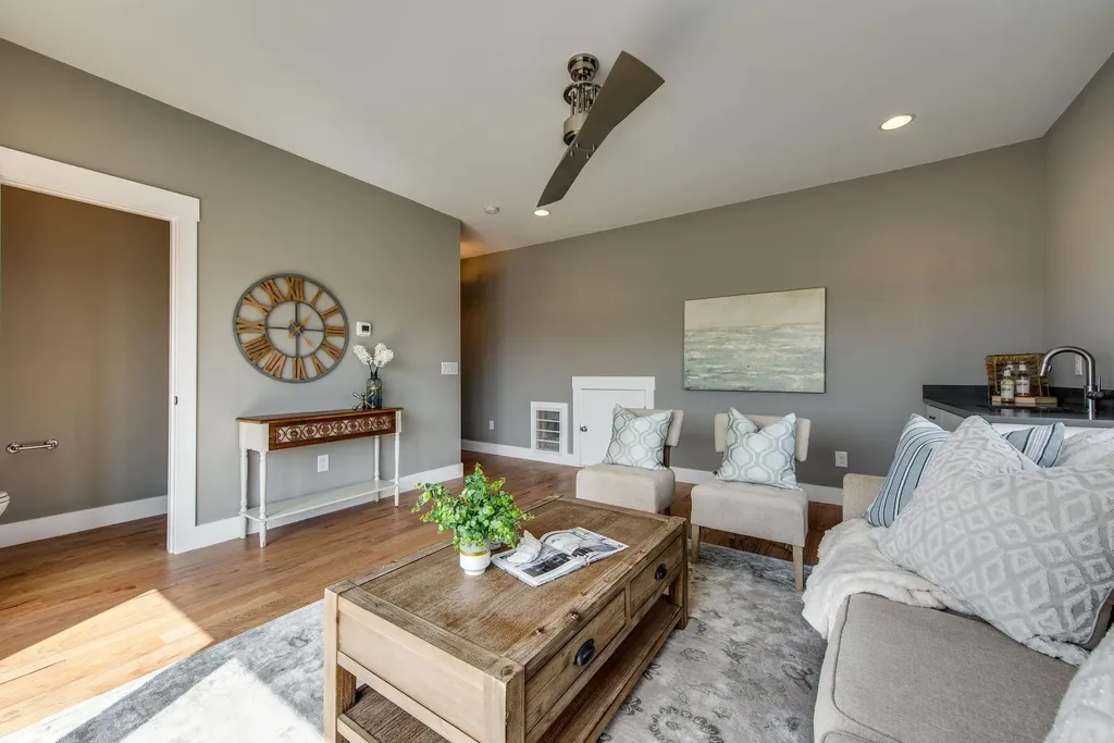 1016B 13th Ave, S Nashville TN 37212