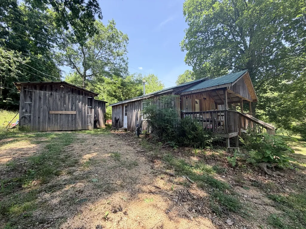 14356 Highway 438, W Linden TN 37096