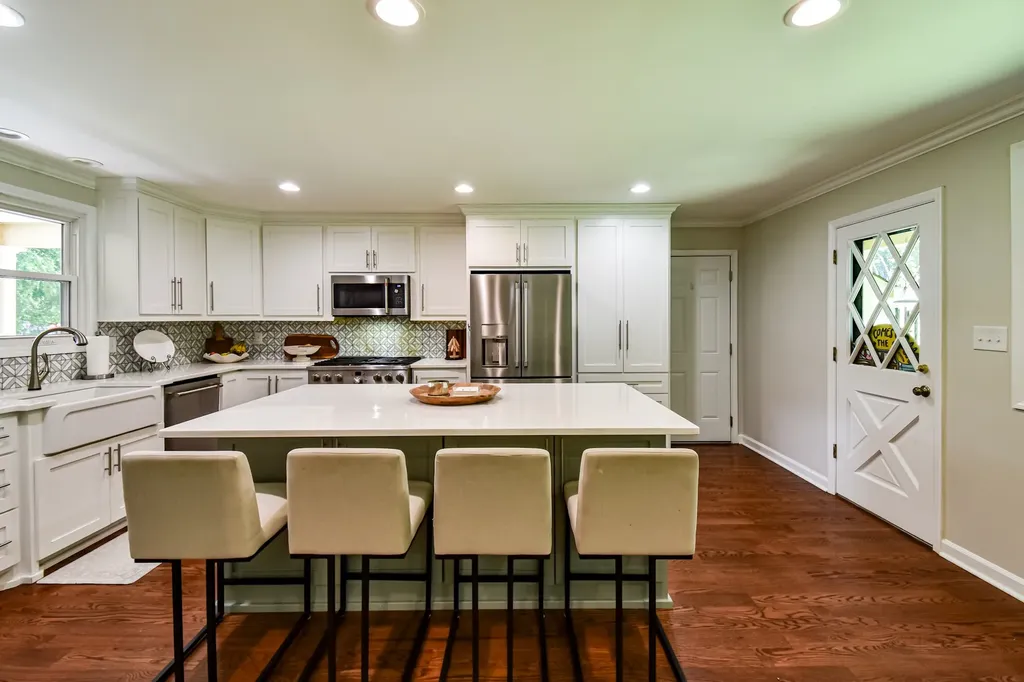 2403 Hidden Lake Circle Columbia TN 38401