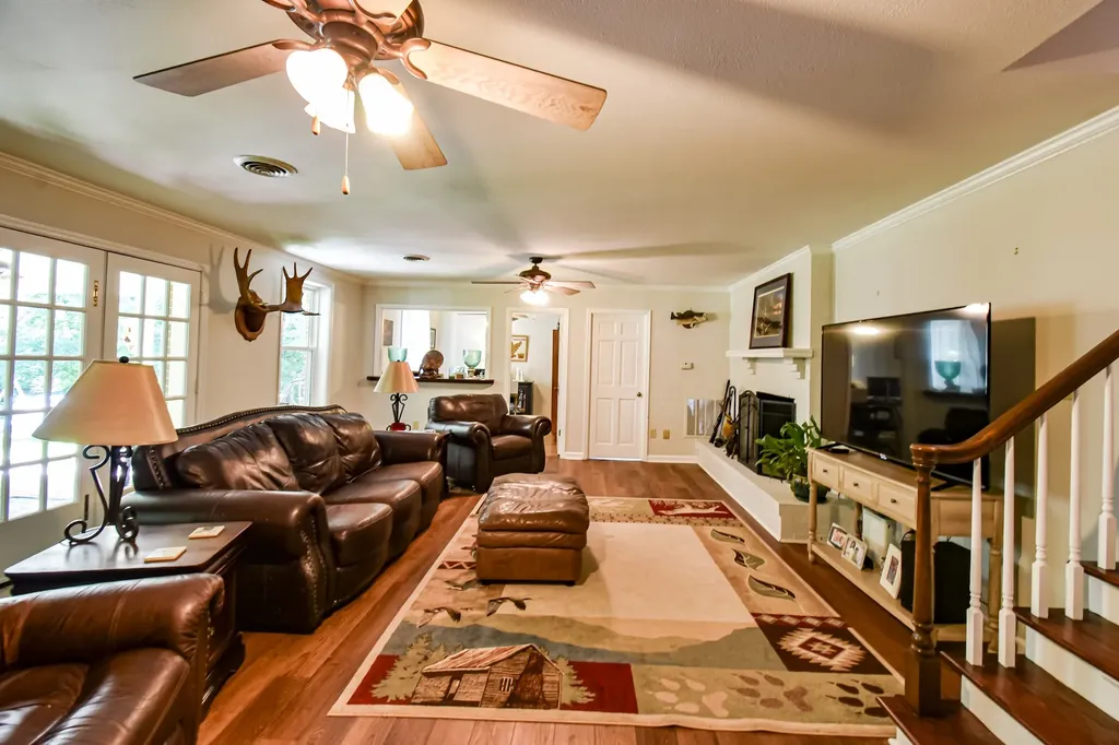 2403 Hidden Lake Circle Columbia TN 38401