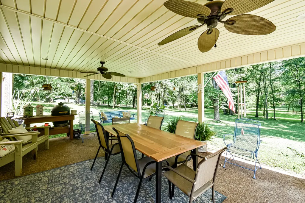 2403 Hidden Lake Circle Columbia TN 38401