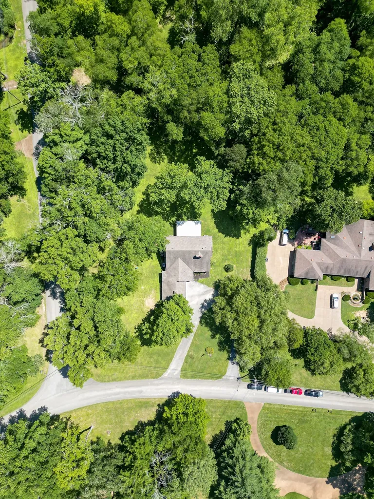 2403 Hidden Lake Circle Columbia TN 38401