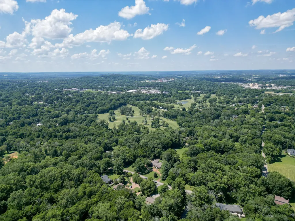 2403 Hidden Lake Circle Columbia TN 38401