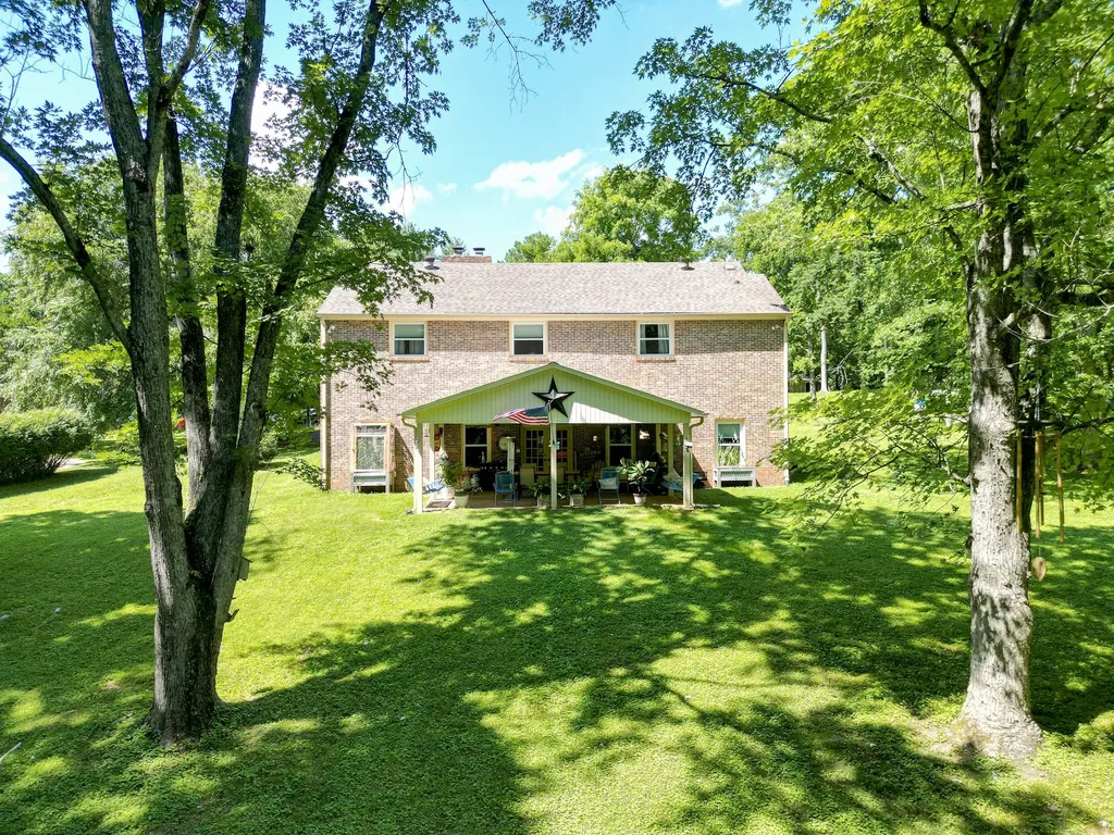 2403 Hidden Lake Circle Columbia TN 38401