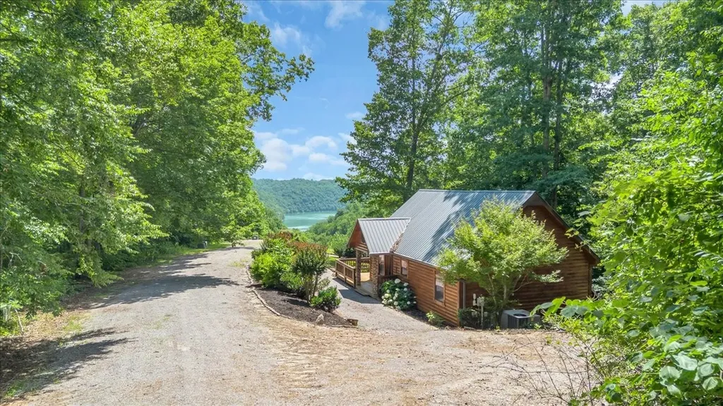 160 Fawn Place Smithville TN 37166