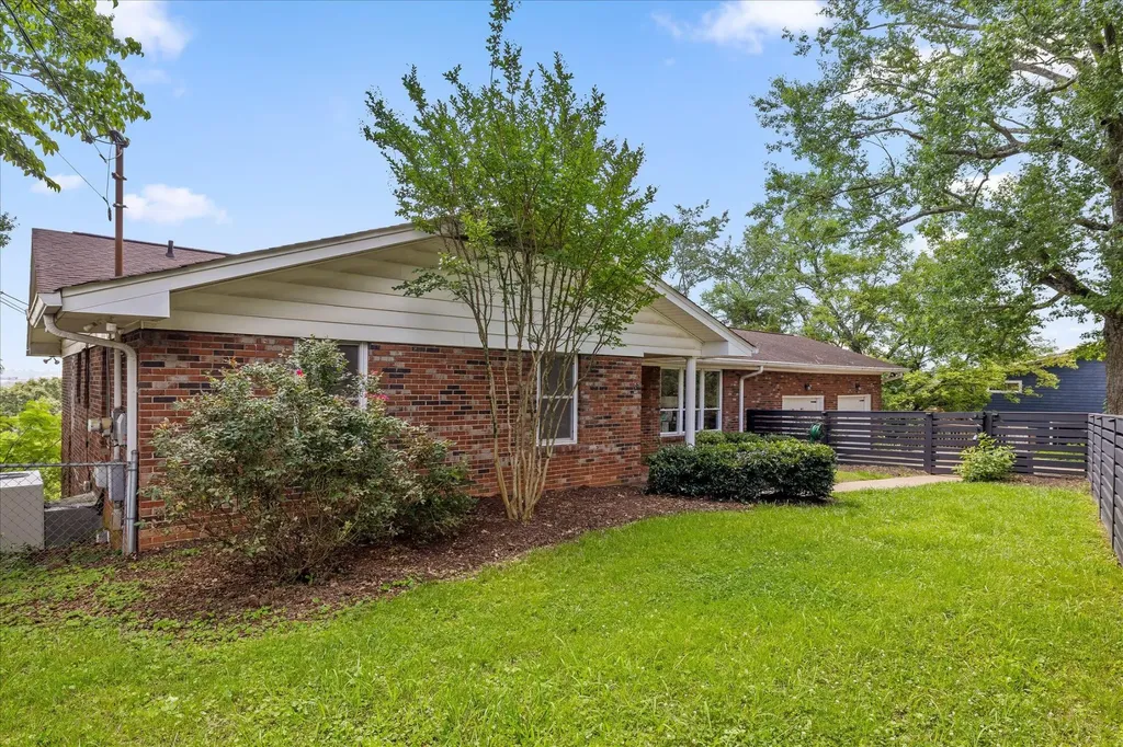 302 Walsh Road Chattanooga TN 37405