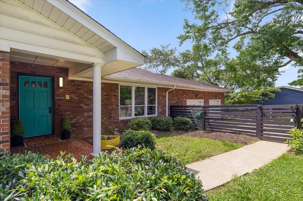 302 Walsh Road Chattanooga TN 37405