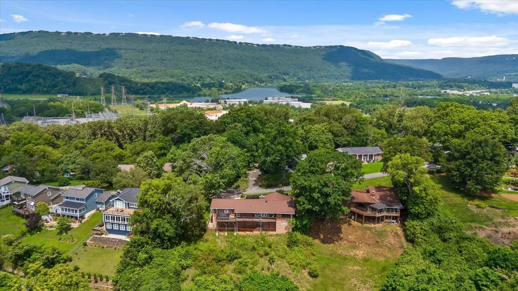 302 Walsh Road Chattanooga TN 37405