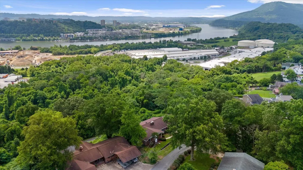 302 Walsh Road Chattanooga TN 37405