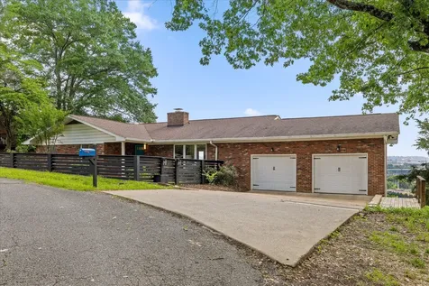 302 Walsh Road Chattanooga TN 37405