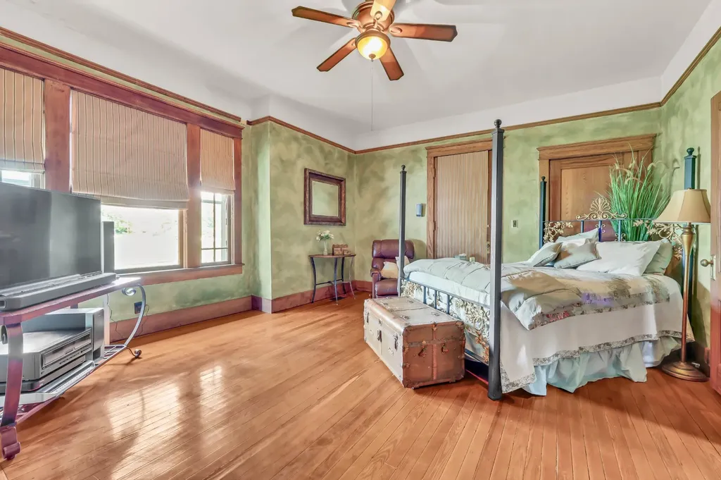 407 E Nashville Street Pembroke KY 42266