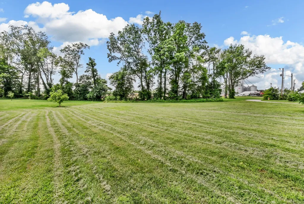 407 E Nashville Street Pembroke KY 42266