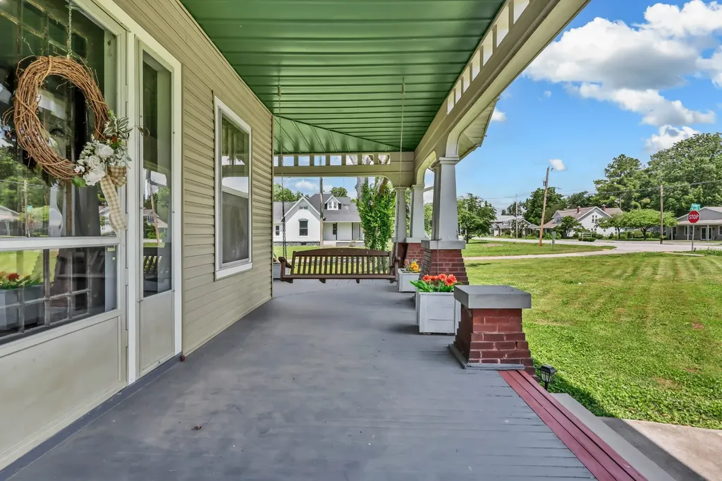 407 E Nashville Street Pembroke KY 42266