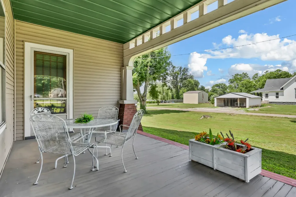 407 E Nashville Street Pembroke KY 42266