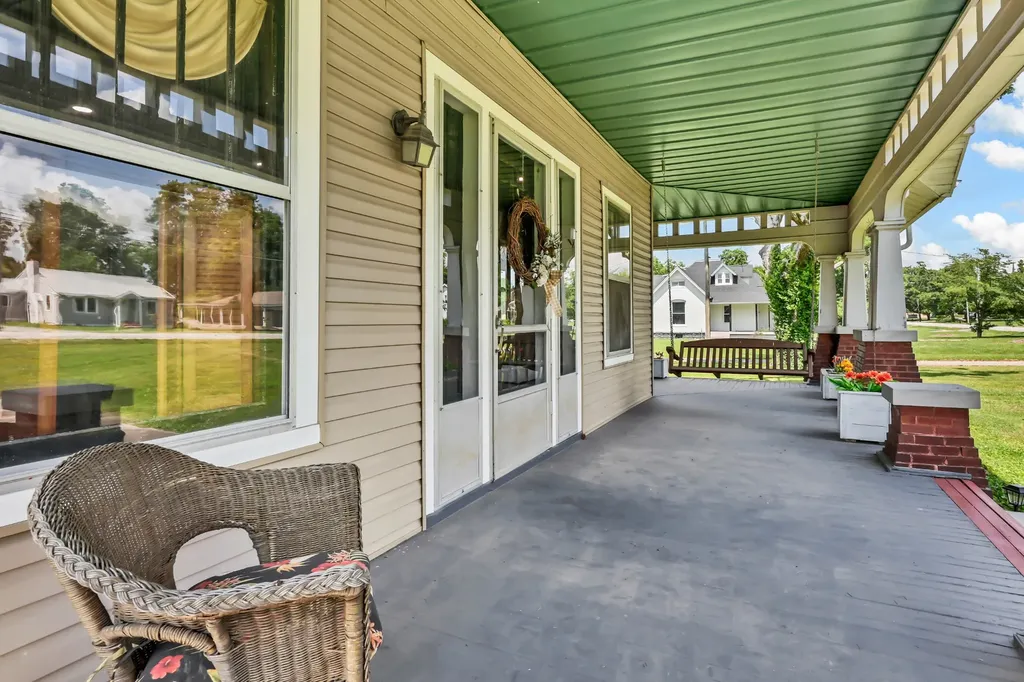 407 E Nashville Street Pembroke KY 42266
