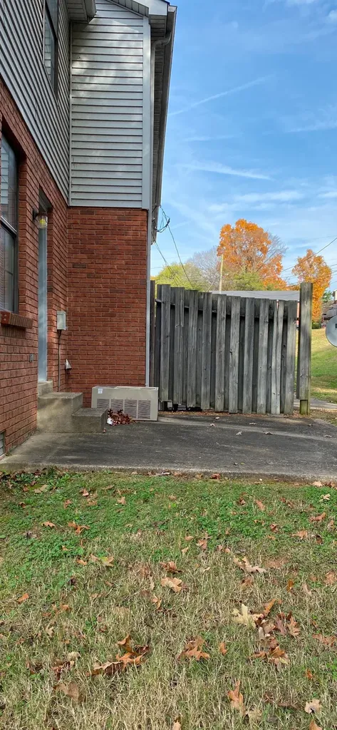 1510 W Knollwood Circle Clarksville TN 37043
