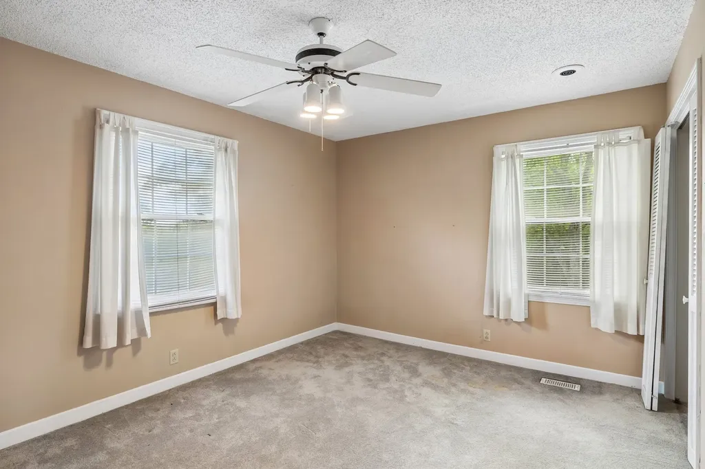 902 W Cynthia Trail Goodlettsville TN 37072