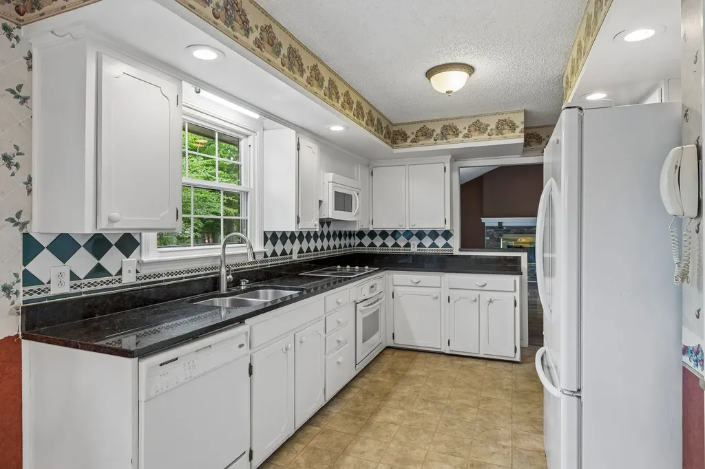 902 W Cynthia Trail Goodlettsville TN 37072