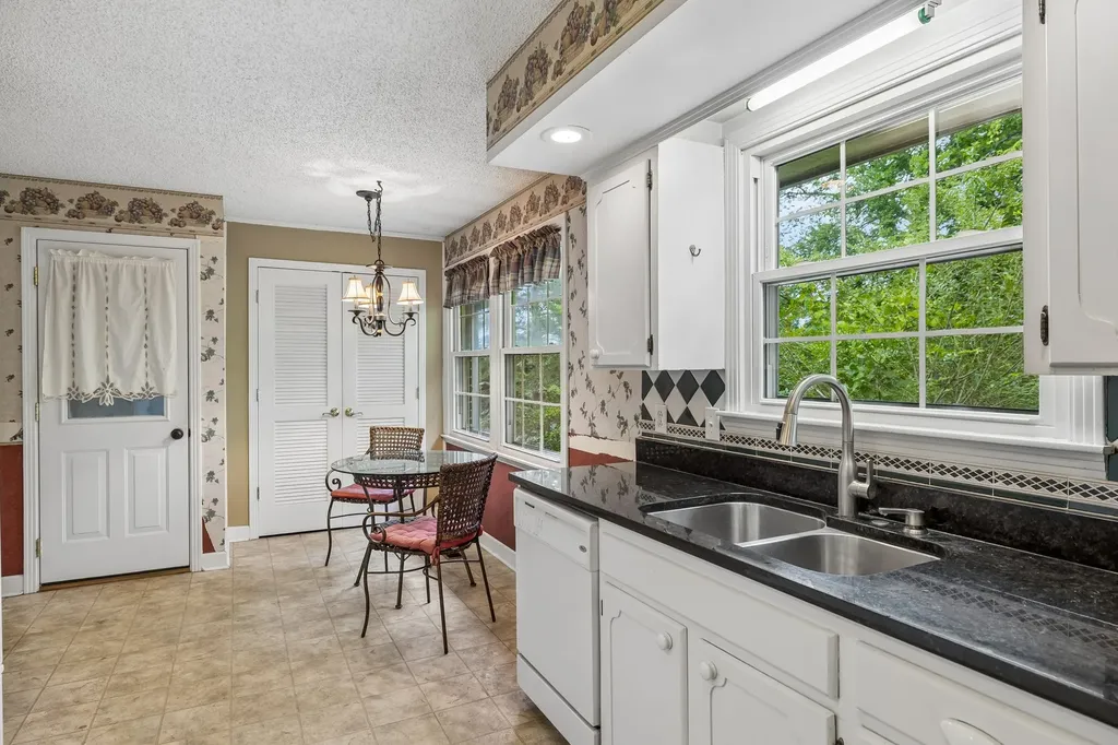 902 W Cynthia Trail Goodlettsville TN 37072