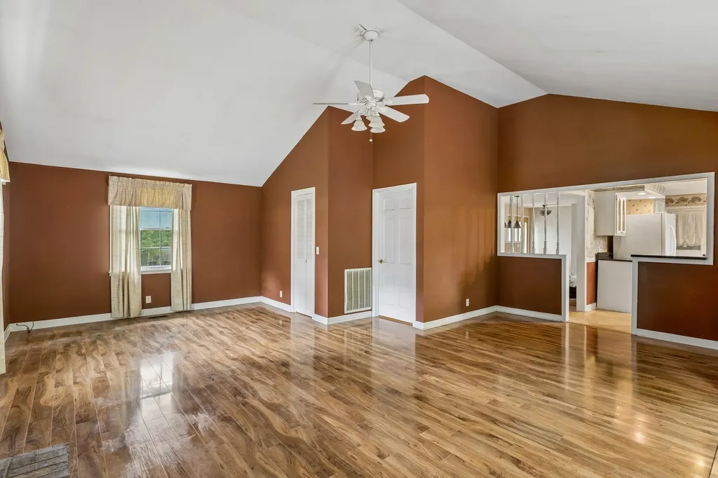 902 W Cynthia Trail Goodlettsville TN 37072