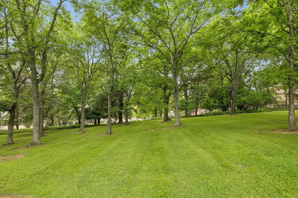 902 W Cynthia Trail Goodlettsville TN 37072