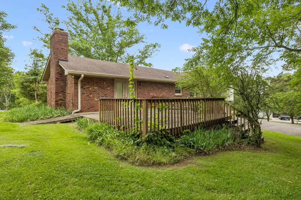 902 W Cynthia Trail Goodlettsville TN 37072