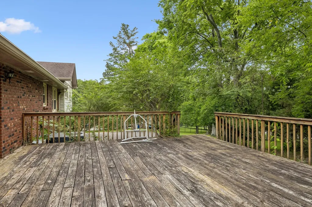 902 W Cynthia Trail Goodlettsville TN 37072