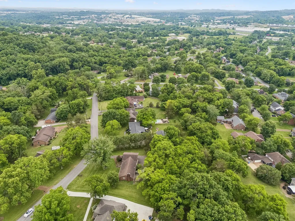 902 W Cynthia Trail Goodlettsville TN 37072