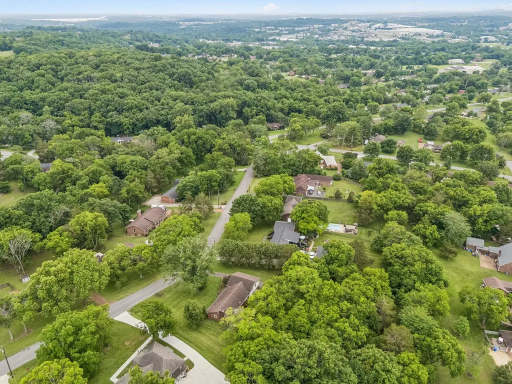 902 W Cynthia Trail Goodlettsville TN 37072