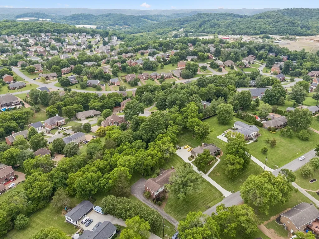 902 W Cynthia Trail Goodlettsville TN 37072