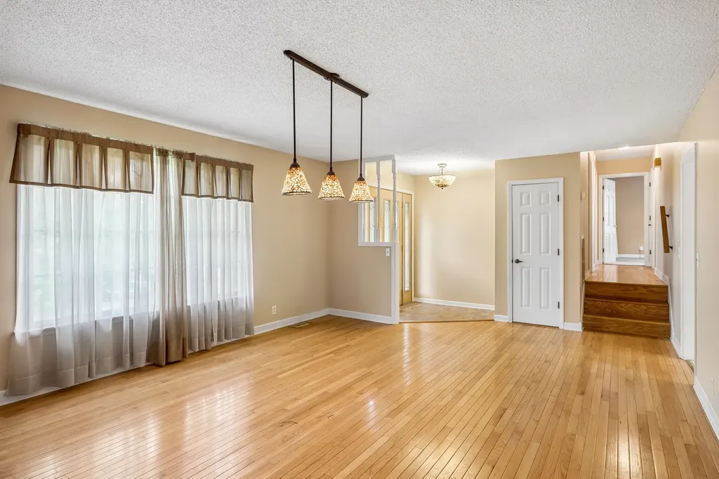 902 W Cynthia Trail Goodlettsville TN 37072