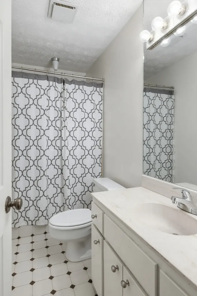 657 Sneed Road, W Franklin TN 37069