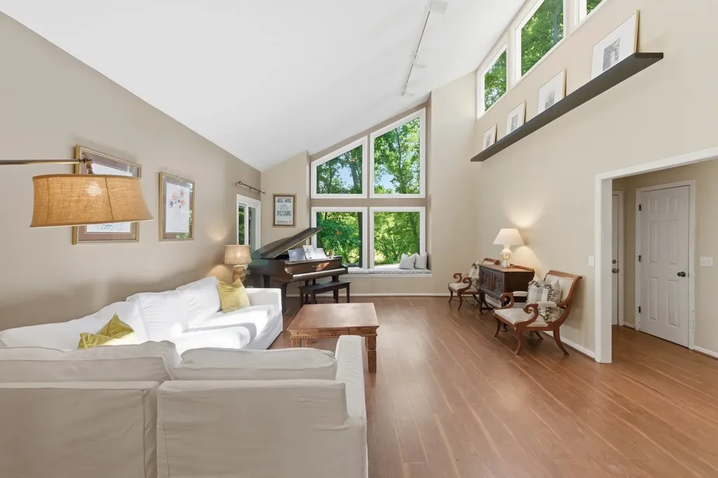 657 Sneed Road, W Franklin TN 37069
