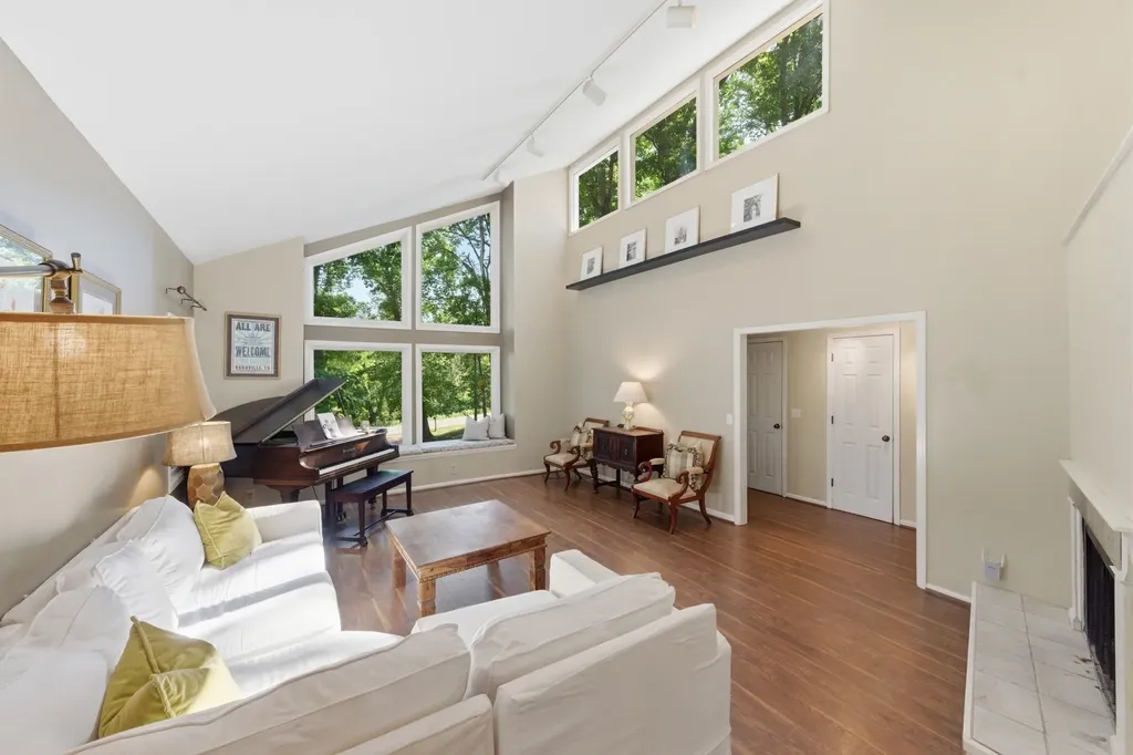 657 Sneed Road, W Franklin TN 37069