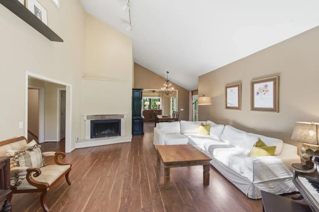 657 Sneed Road, W Franklin TN 37069