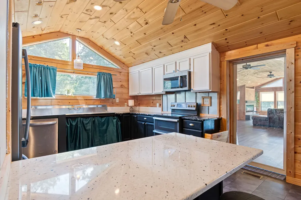 5490 Old Mill Creek Road Nunnelly TN 37137