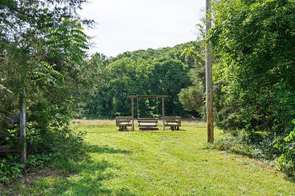 5490 Old Mill Creek Road Nunnelly TN 37137