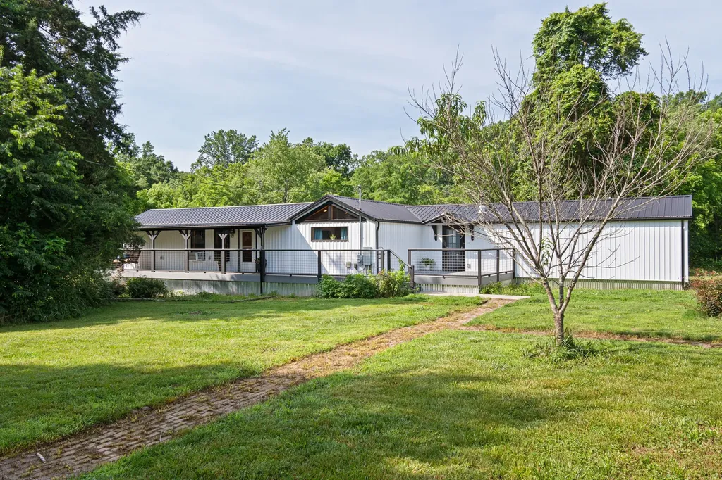 5490 Old Mill Creek Road Nunnelly TN 37137
