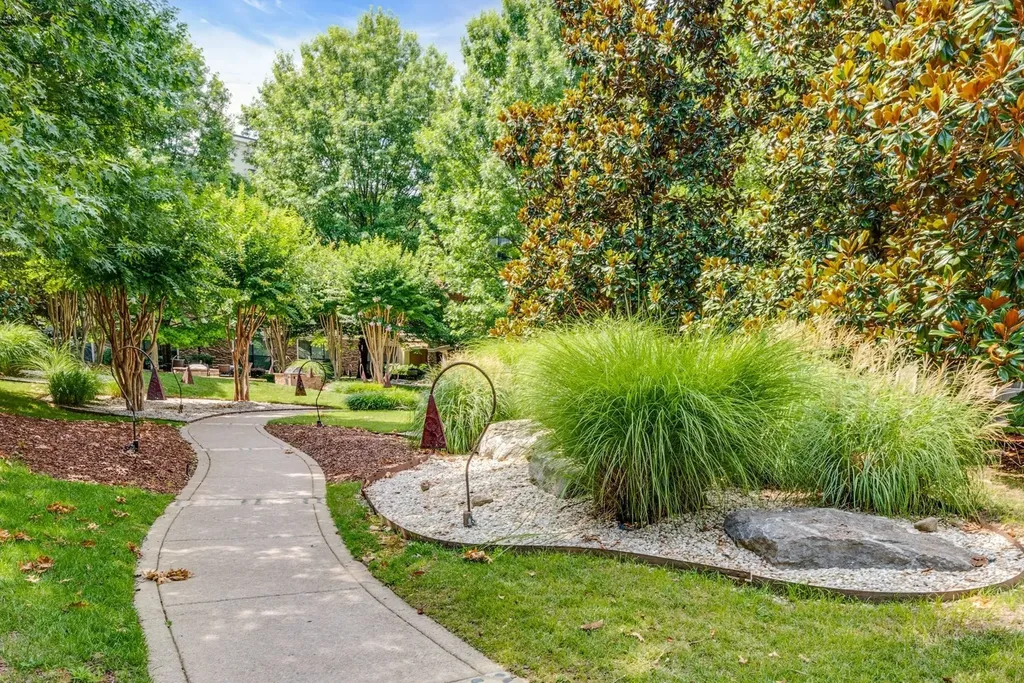 2600 Hillsboro Pike Nashville TN 37212