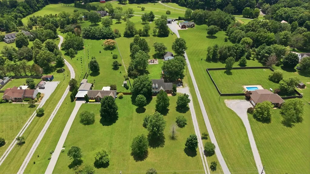 7301 W Cook Road Springfield TN 37172