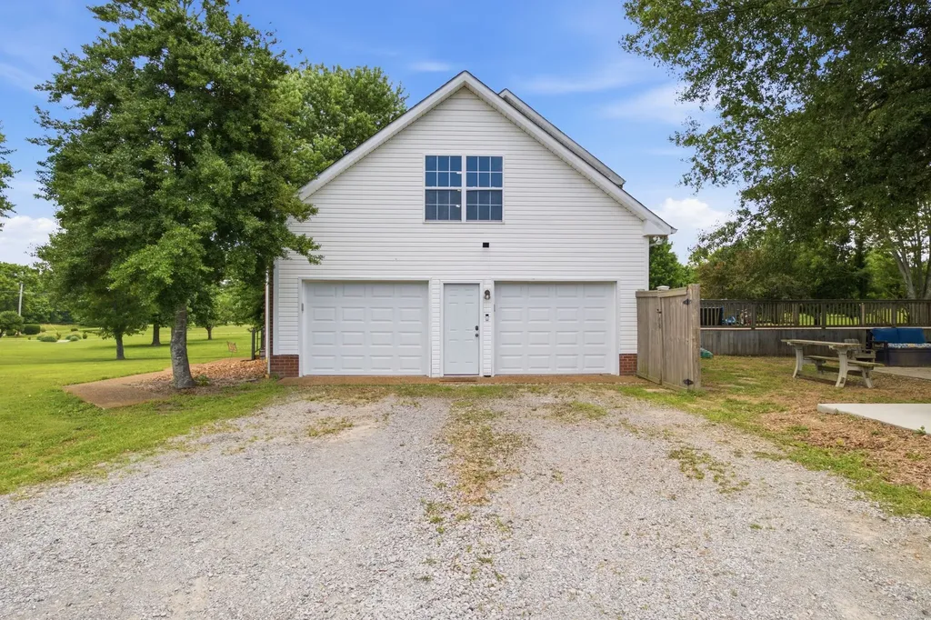 7301 W Cook Road Springfield TN 37172