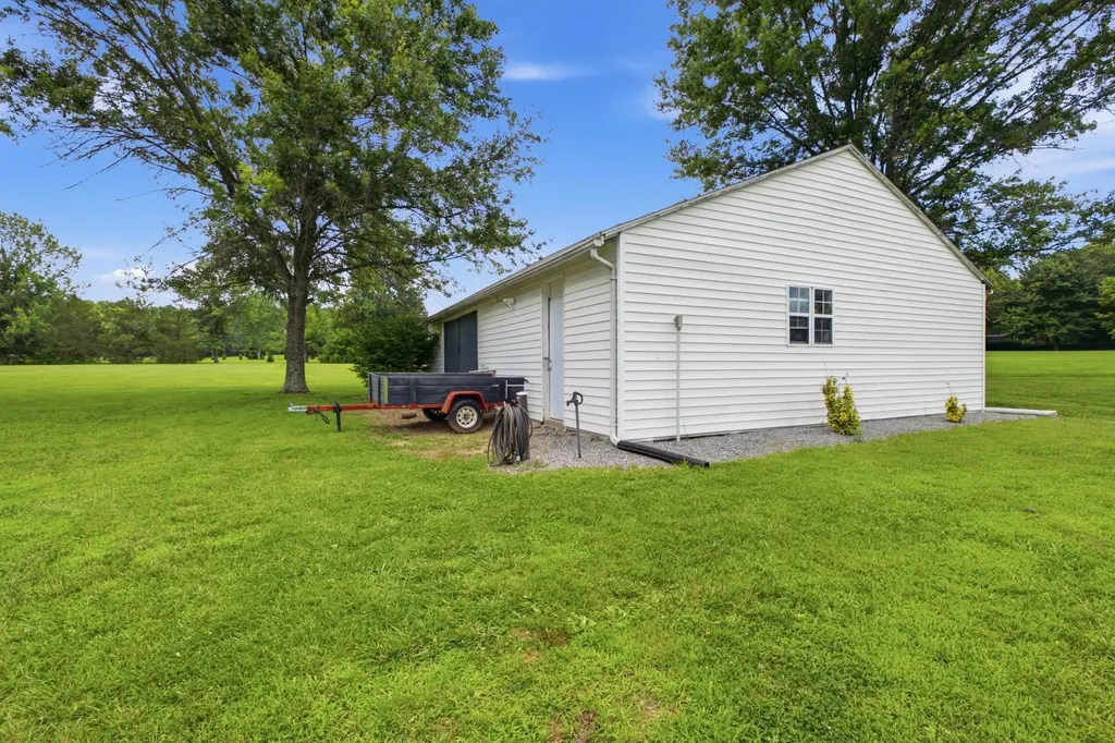 7301 W Cook Road Springfield TN 37172