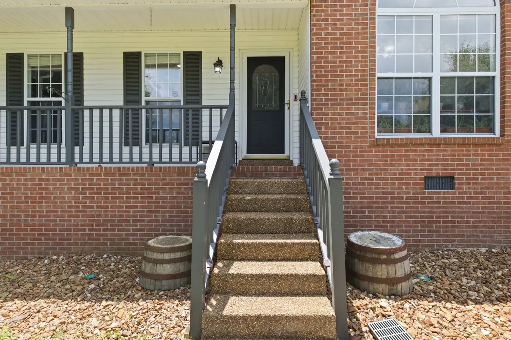 7301 W Cook Road Springfield TN 37172