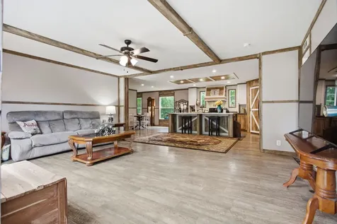 17627 Campbellsville Road Lynnville TN 38472