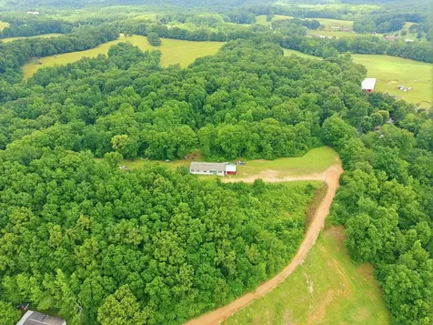 17627 Campbellsville Road Lynnville TN 38472