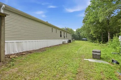 17627 Campbellsville Road Lynnville TN 38472