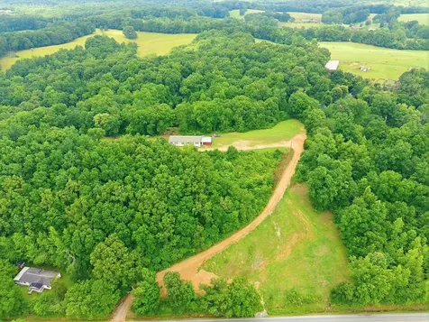 17627 Campbellsville Road Lynnville TN 38472