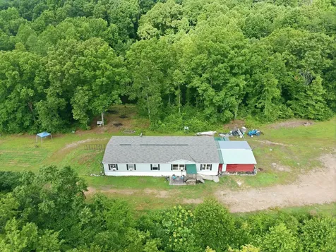 17627 Campbellsville Road Lynnville TN 38472