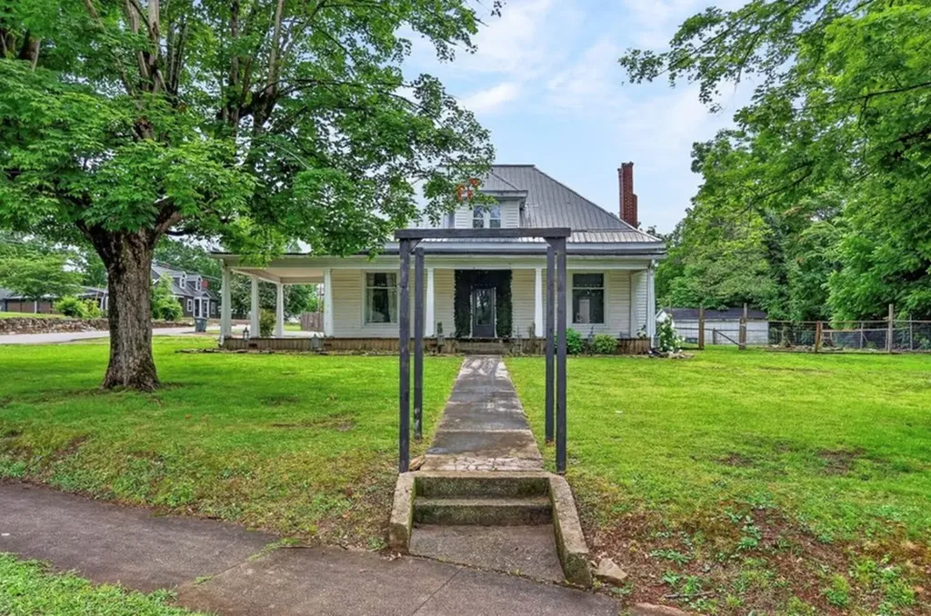 315 Gaines Street Sparta TN 38583