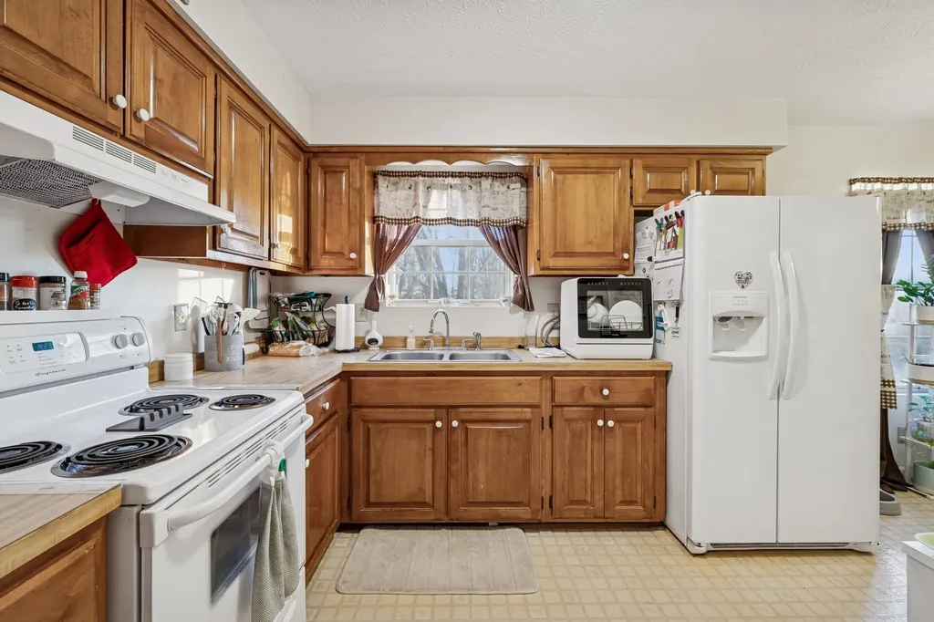 1337 Oaklawn Road Chapmansboro TN 37035